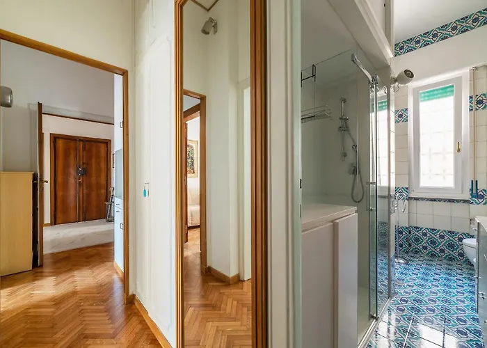 Guesthost - Sapienza & Borghese Comfy * Roma