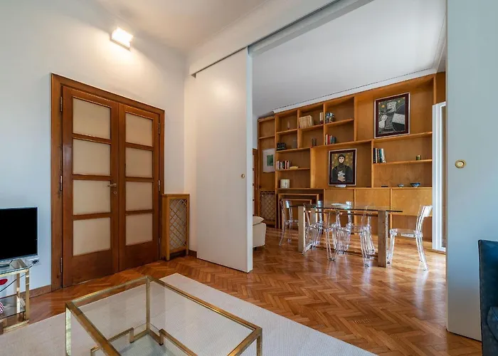 Guesthost - Sapienza & Borghese Comfy Roma